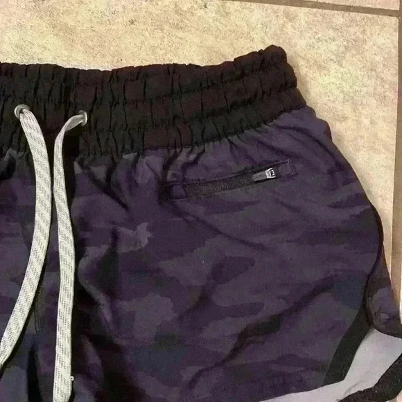Vuori clementine camo shorts - Picture 2 of 6